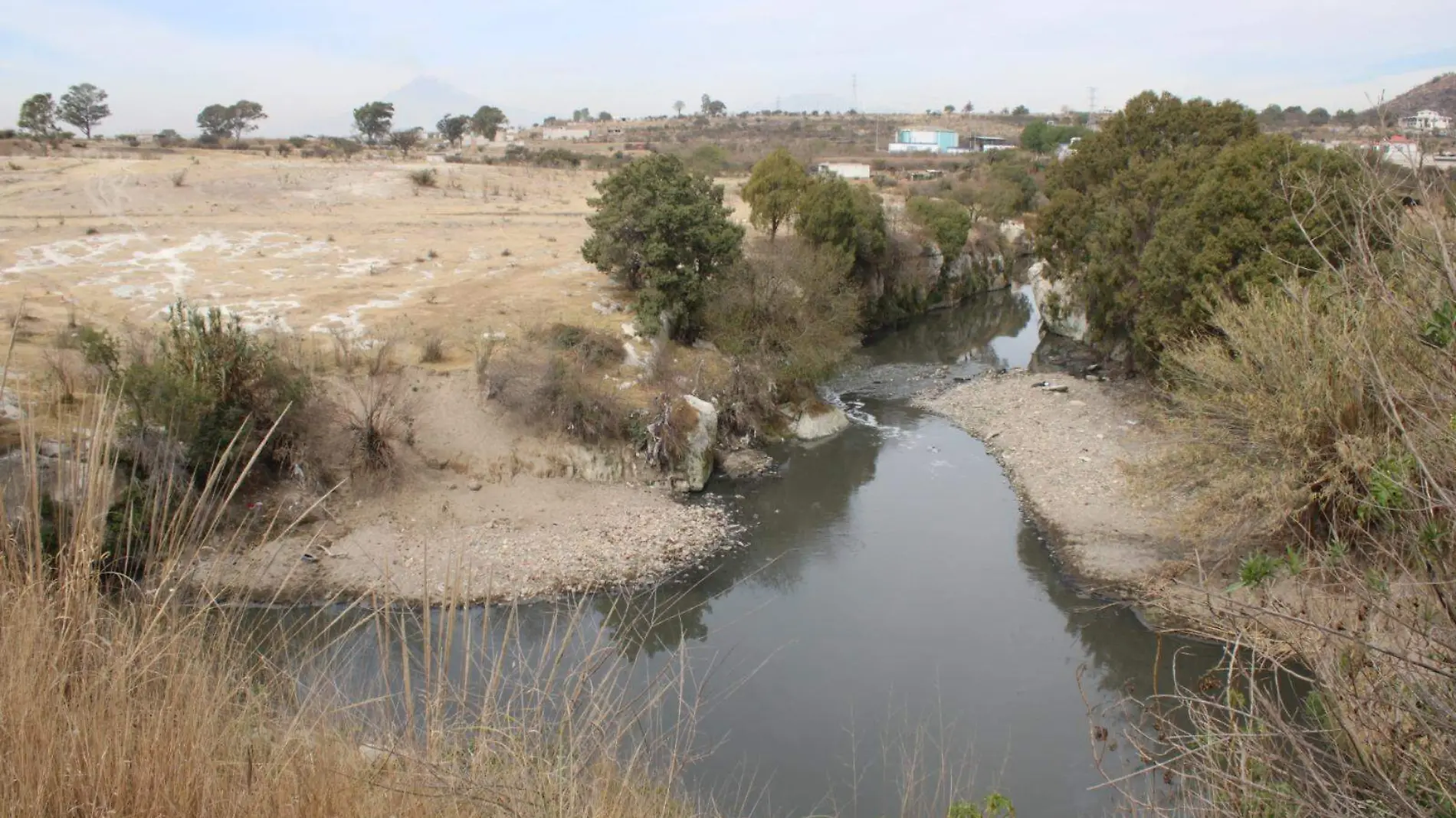 Conagua, sin plan para remediar contaminación en la Presa de Valsequillo